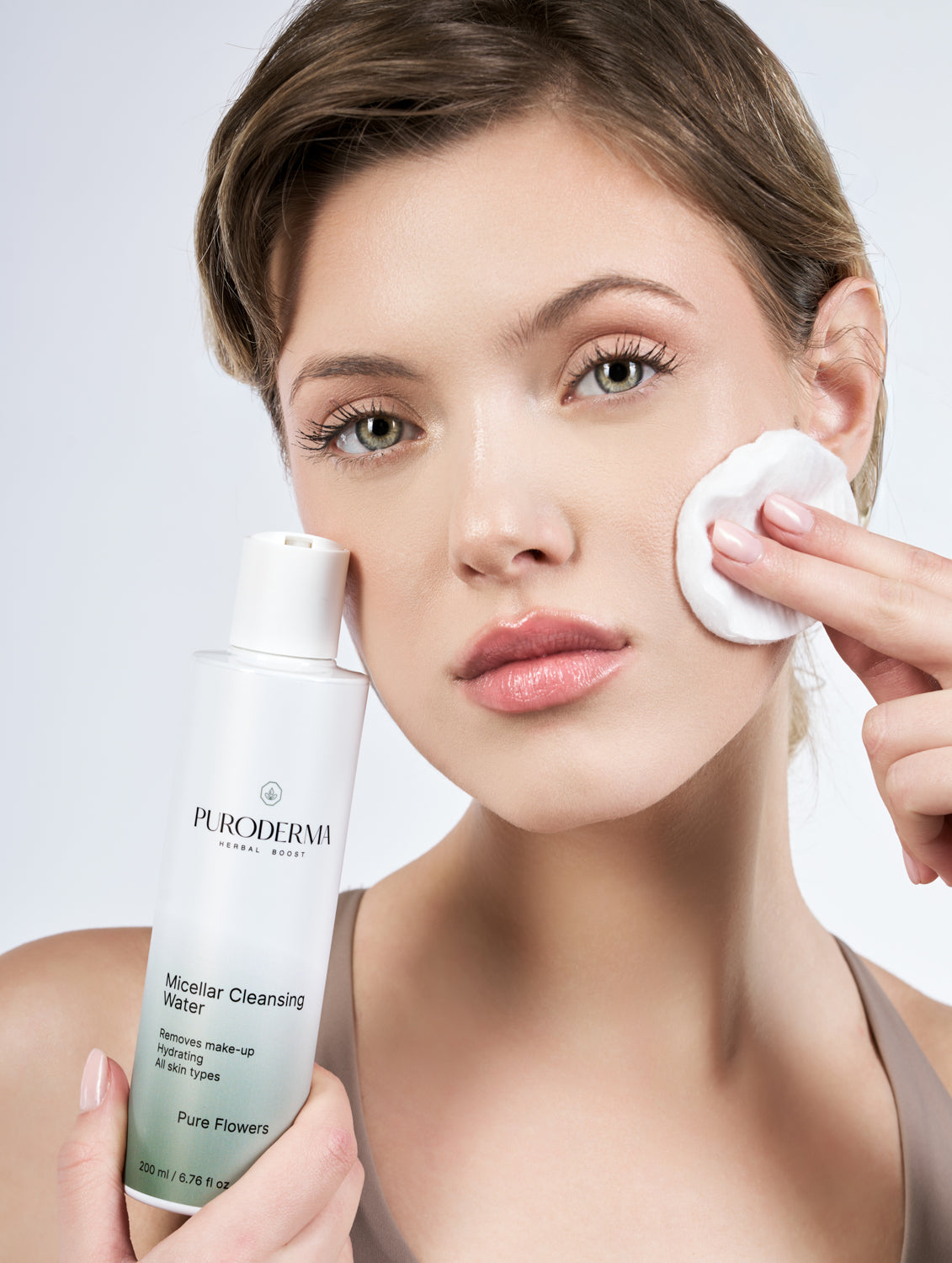 Apă Micelară de Curățare cu Extract din Flori de Tei și Mușețel