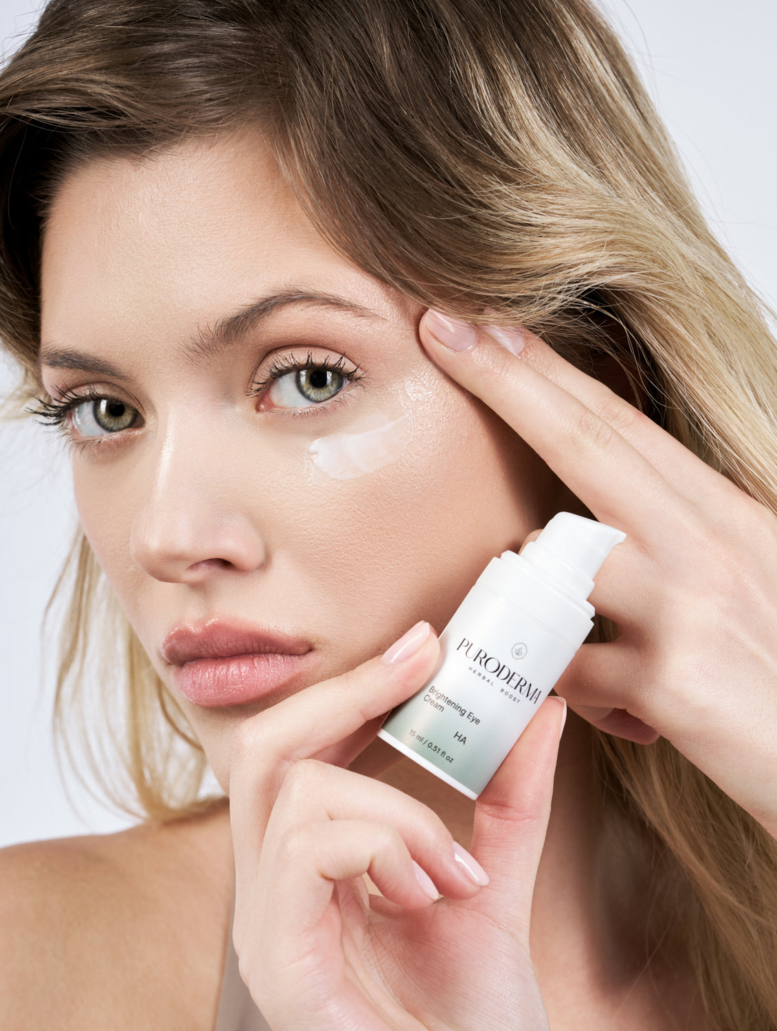 Cremă Iluminatoare pentru Ochi cu 3 Ingrediente Organice si Acid Hialuronic