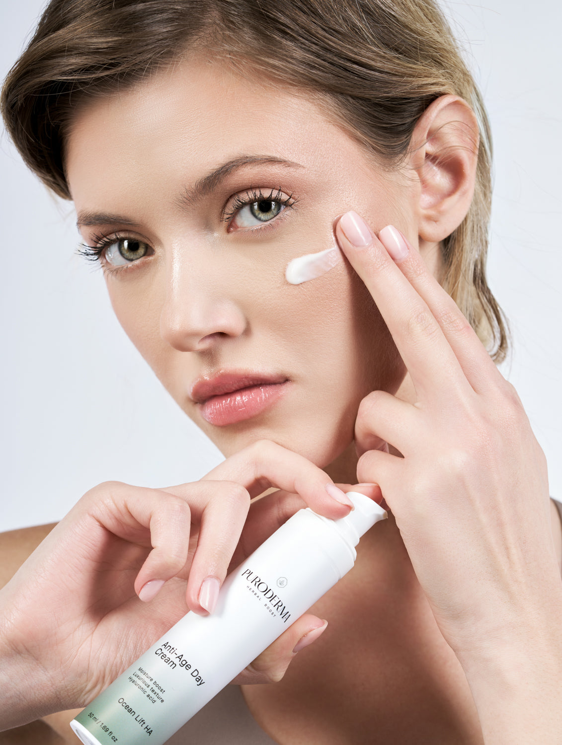 Cremă de Zi Anti-Îmbătrânire cu Ingrediente Active Marine Inovatoare si Acid Hialuronic